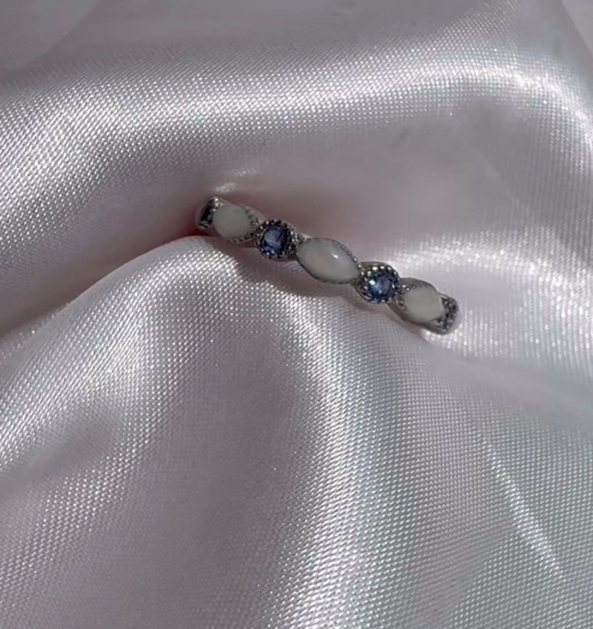 S925 breastmilk ring, with December birthstones.